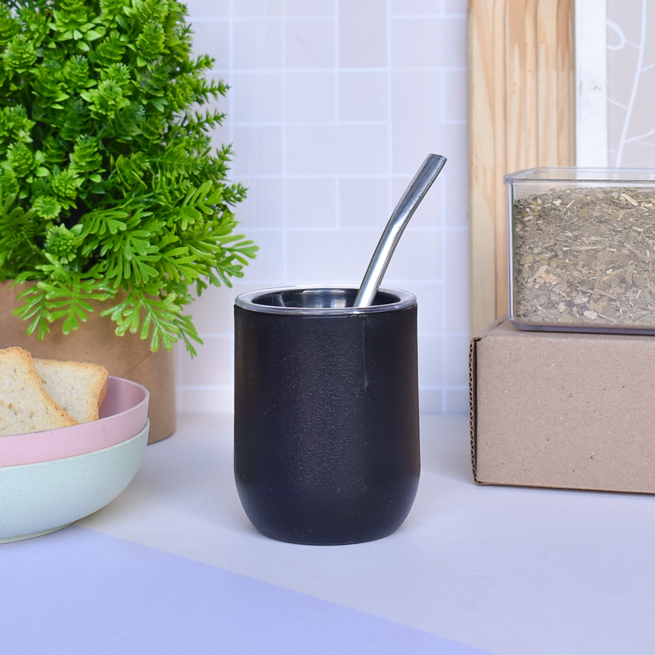 MATE ANTIVUELCO CON TAPA Y BOMBILLA