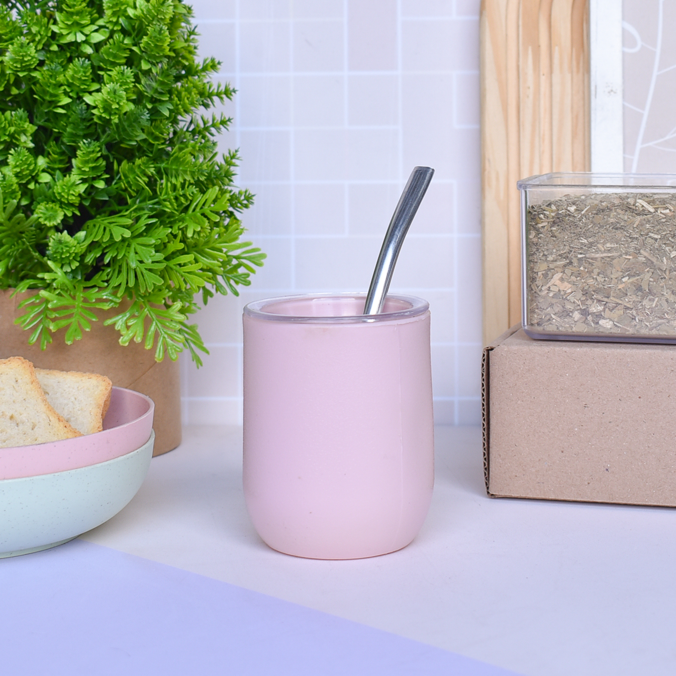 MATE ANTIVUELCO CON TAPA Y BOMBILLA