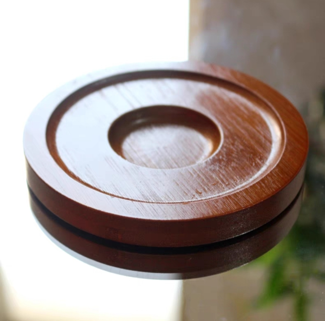 MT09622 VASO VIDRIO GIRATORIO CON BASE MADERA 3