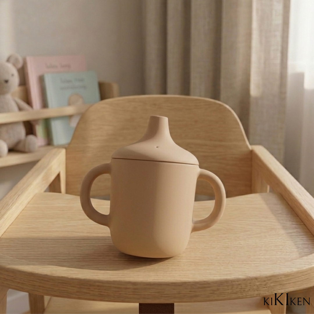 AA1623 VASO SOLICONA CON 2 ASAS Y PICO PARA BEBE