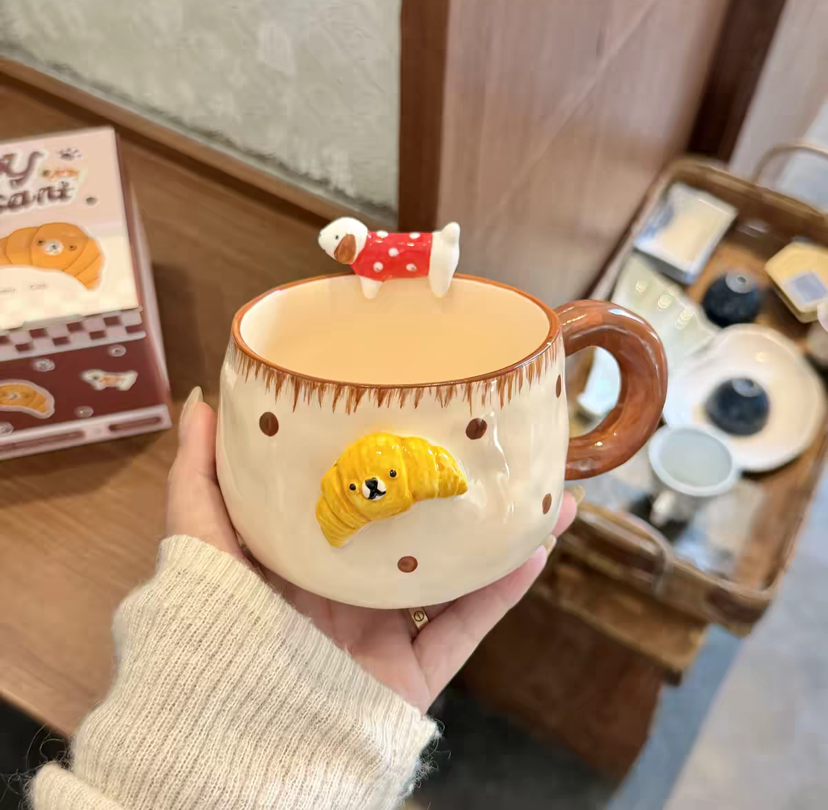 AA2363 TAZA CERAMICA CON PERRITO Y MEDIALUNA 3