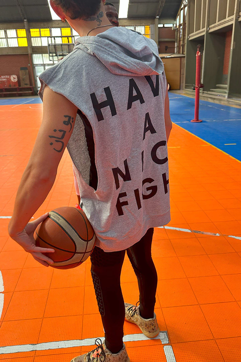Buzo sin mangas con capucha de entrenamiento