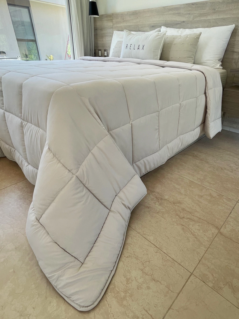 Edredón Hotelero Símil Plumón King Beige claro