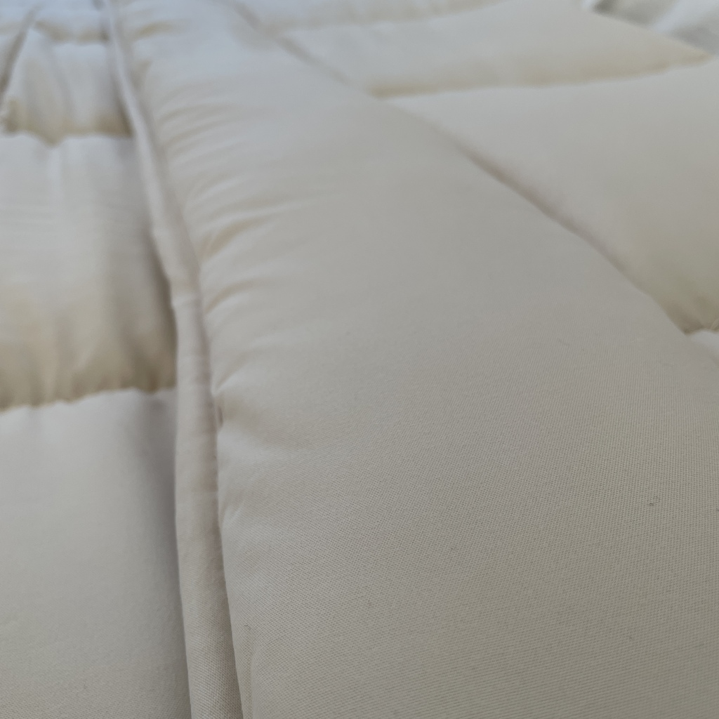 Edredón Hotelero Símil Plumón Queen Beige claro