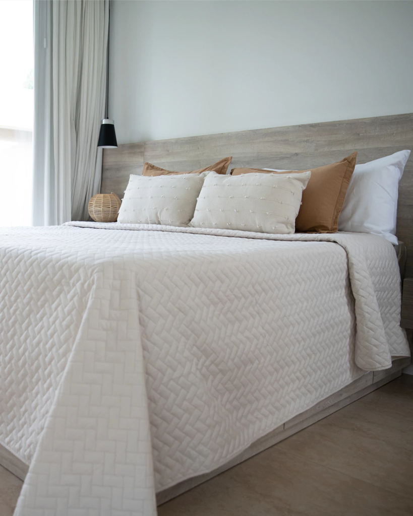 Cover Lusail Queen Matelaseado Natural