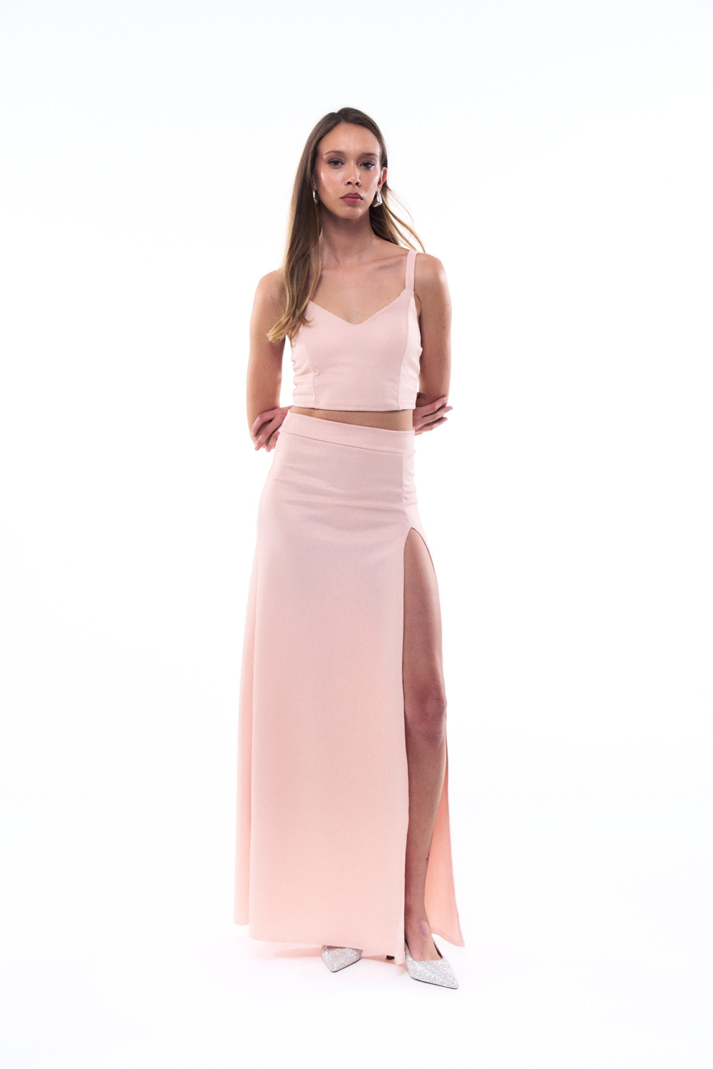 CONJUNTO DE CREPE BRILLO CON FALDA MAXI Y TAJO