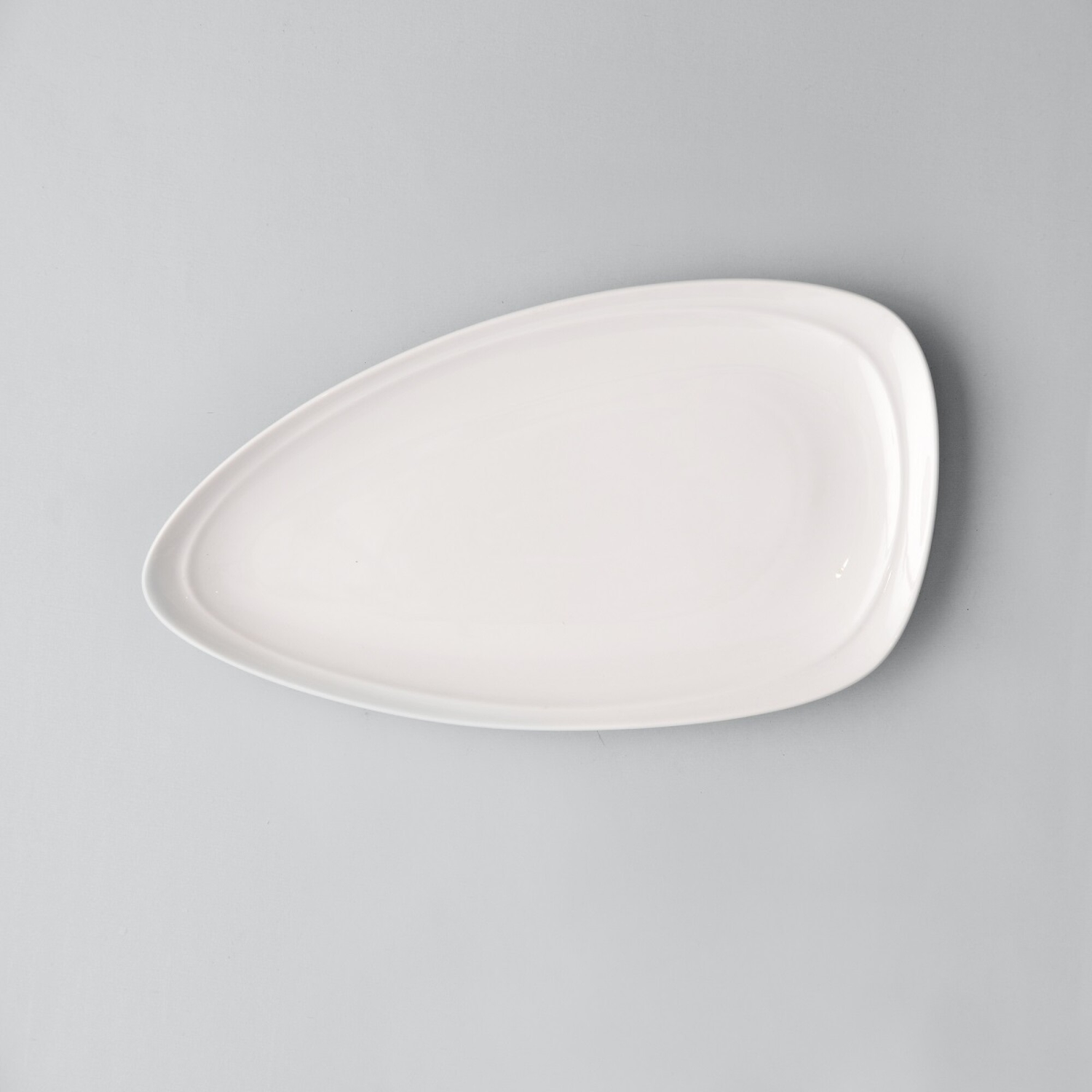 Fuente Oval Irregular 18 x 33cm Royal Porcelain