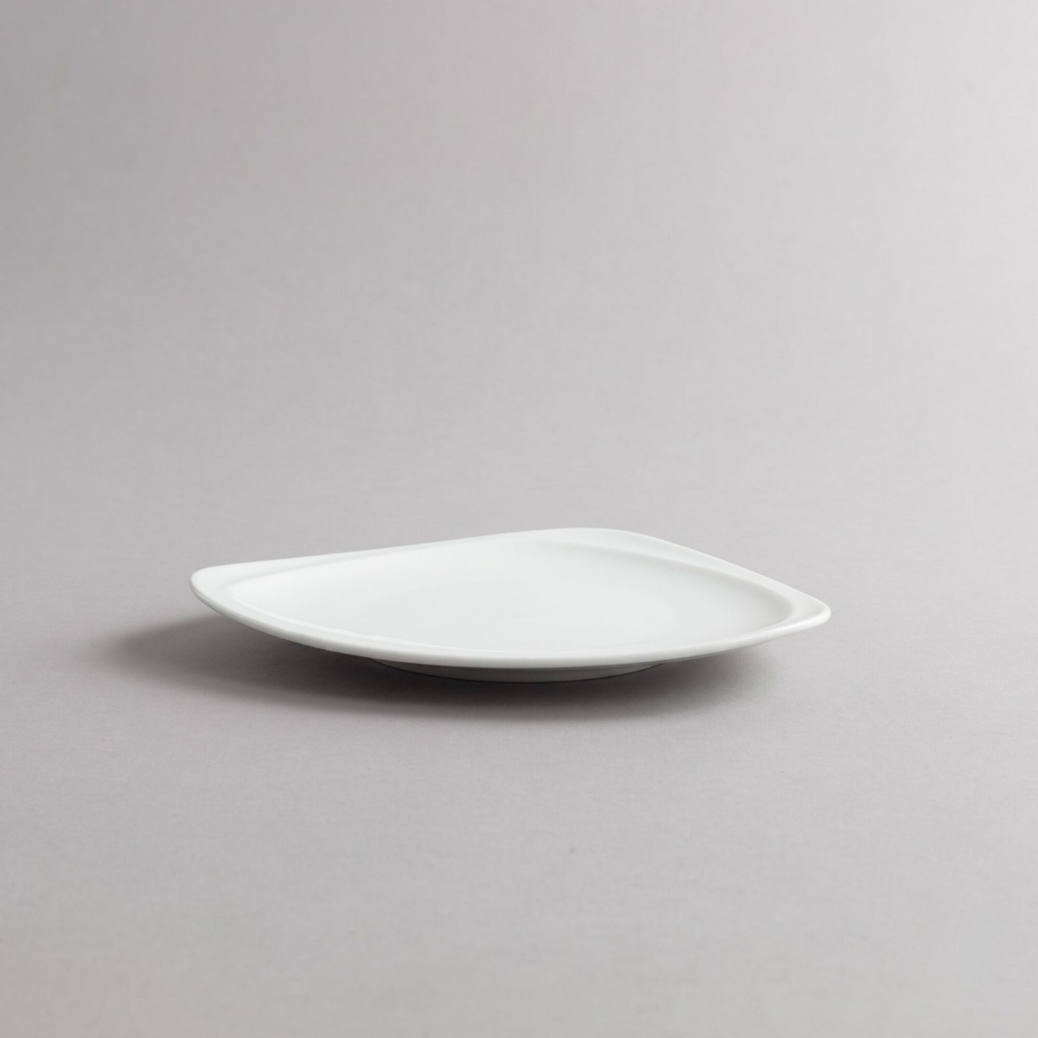 Plato Postre Irregular 17 x 16cm Royal Porcelain | Por Unidad